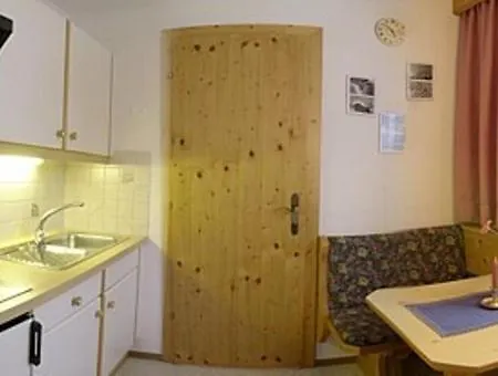 Haus Seeblick דירה ליוטאש
